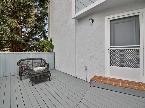 3rd image of 3534 Flora Vista Ave