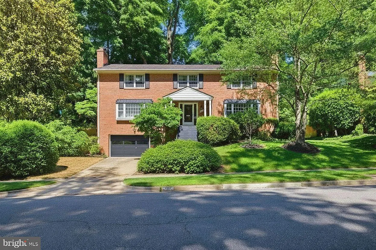 6 bed, 4.5 bath, 4189 sqft, $7,450 — Photo 3