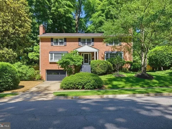 4025 N River St, Arlington, VA 22207