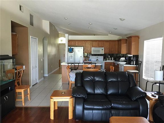 4th image of 31339 Makinaw Ln