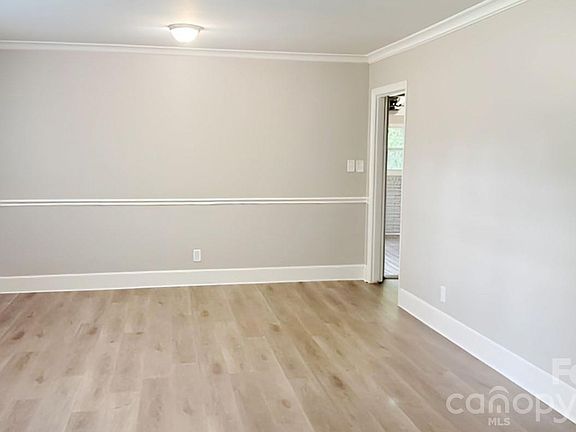 2nd image of 7511 Monroe Rd