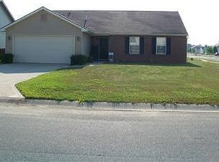 1906 Black Bear Dr, Fort Wayne, IN 46808