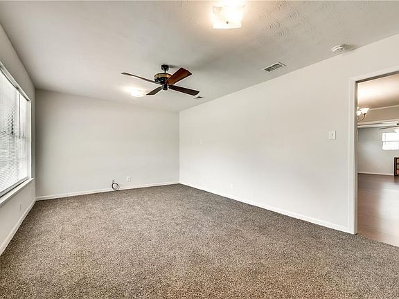 4th image of 1727 W Parnell St