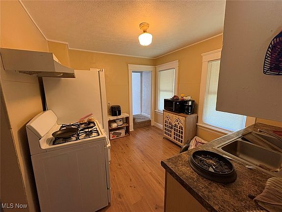 5th image of 1014 W 20th St