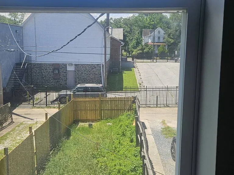 1728 Spence St — Photo 7
