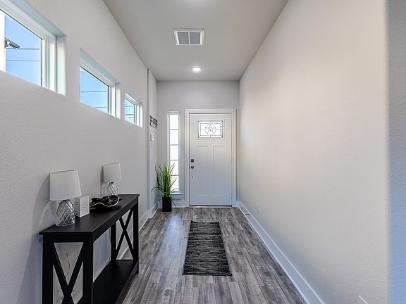 5th image of 4677 Bellfort St