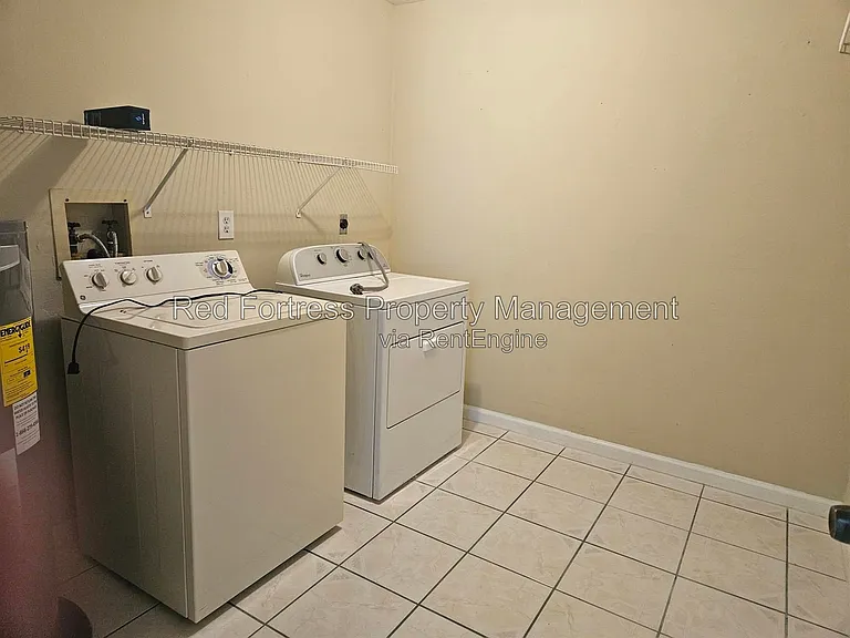 4114 Skyline Blvd #D — Photo 3