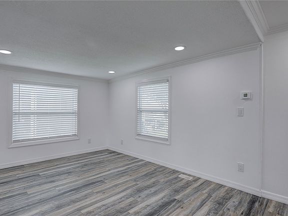 5th image of 906 Wren Cir