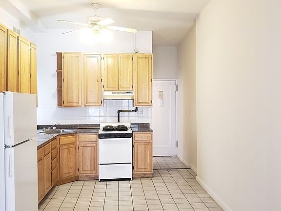 4th image of 140 E 17th St #4DD