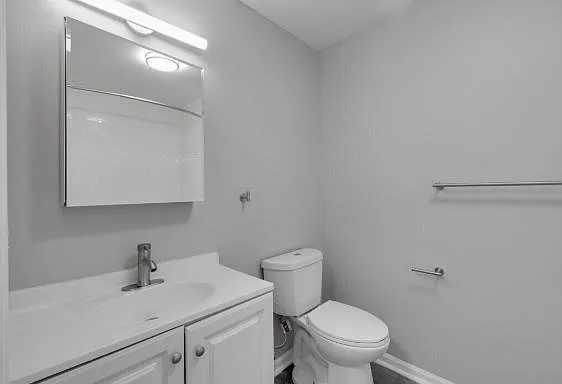 229 W 4th St #A4 — Photo 2