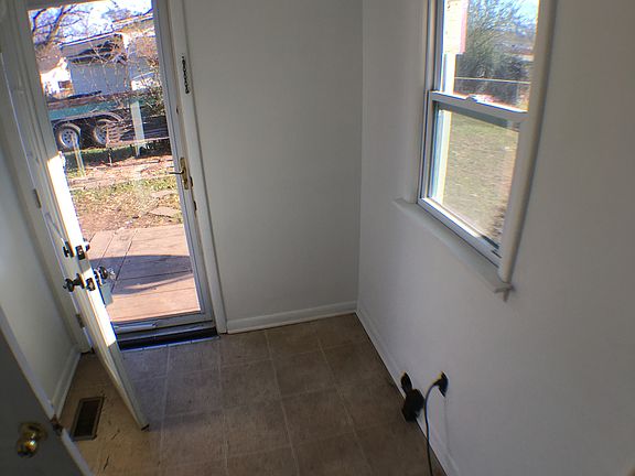 3rd image of 1535 New York Ave