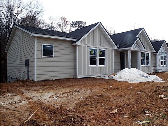 2nd image of 6210 Garden Cir