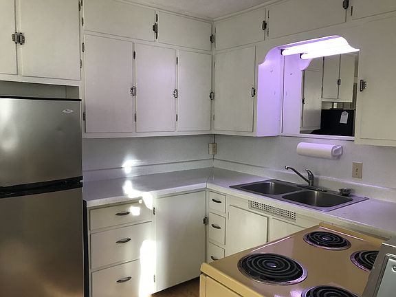 2nd image of 204 S 4th St APT 1