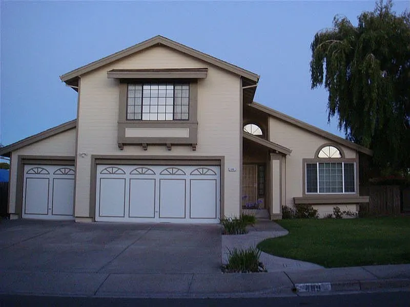 489 Turquoise Dr photo 1