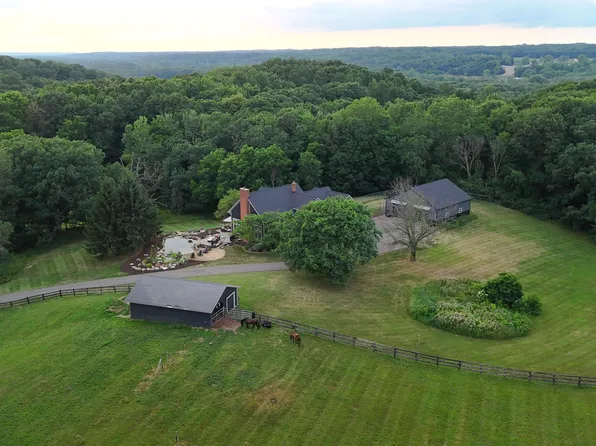 2714 Snow Ave SE, Lowell, MI 49331