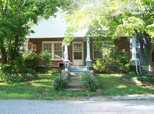 119 E 4th Ave, Lobelville, TN 37097