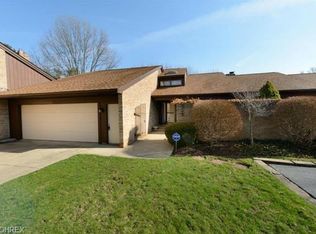 558 N Prospect Ave, Hartville, OH 44632