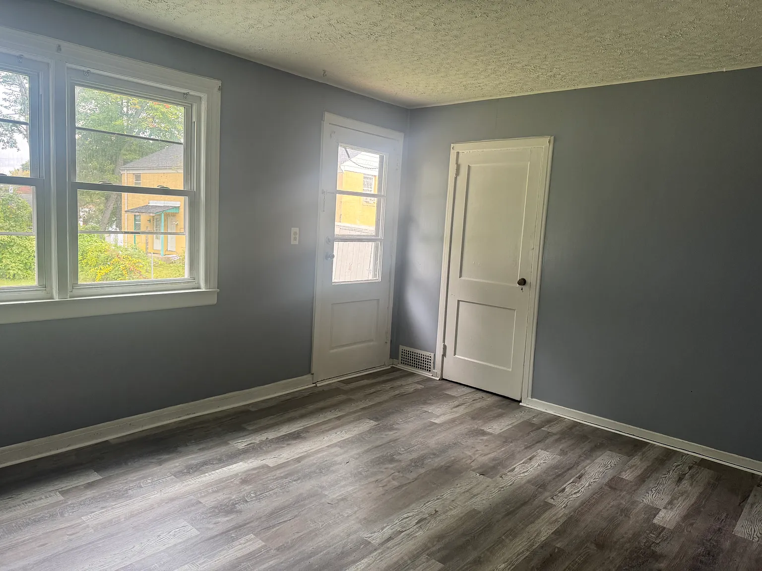 2 bed, 850 sqft, $1,475 — Photo 2