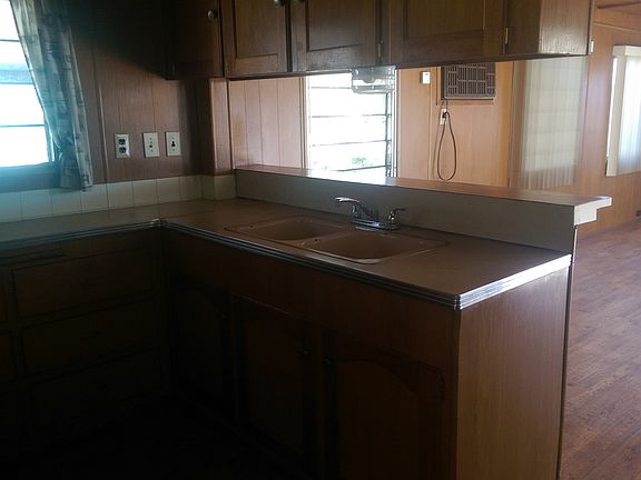 2nd image of 1600 S San Jacinto Ave Spc 11