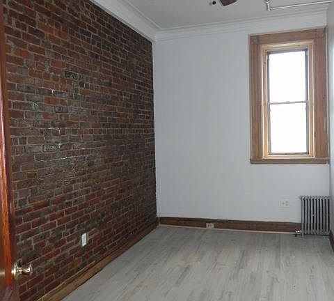 4th image of 213 Hancock St APT 5