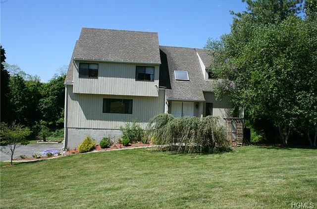 1st image of 15 Angela Dr