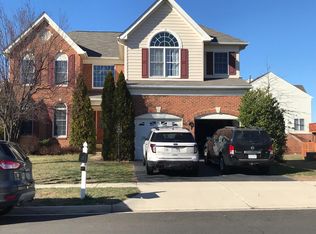 42764 Center St, Chantilly, VA 20152