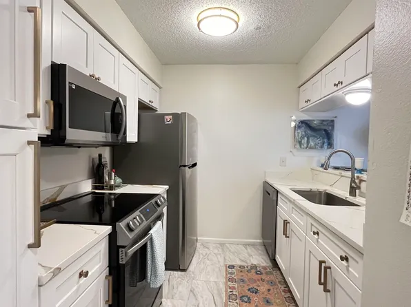 6681 Whispering Oak Pl APT 1, Memphis, TN 38120