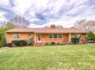 820 McBryde Dr, Blacksburg, VA 24060