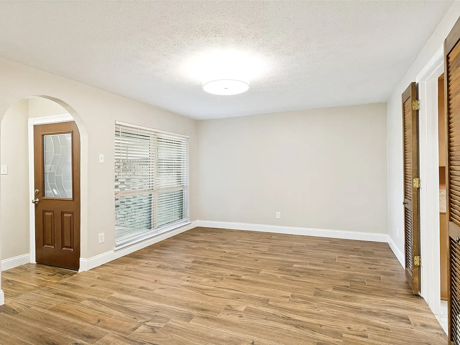 3 bed, 1650 sqft, $2,395 — Photo 3