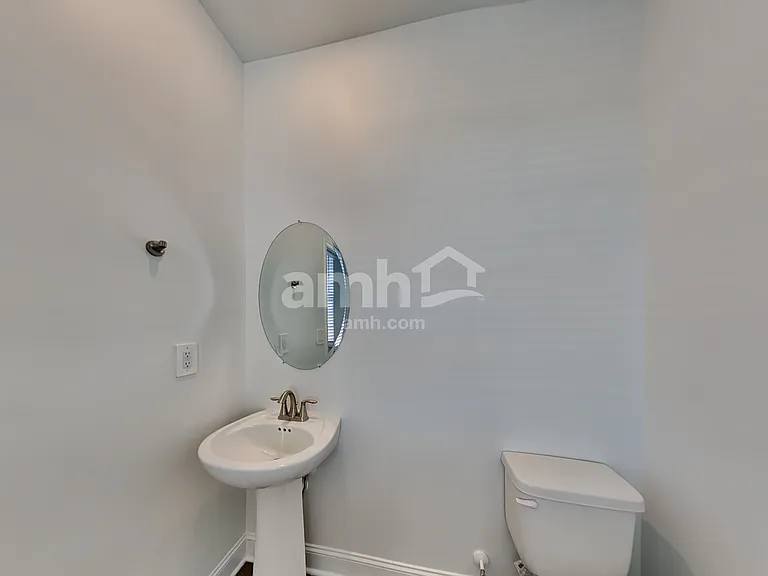 216 Latitia Ln — Photo 6