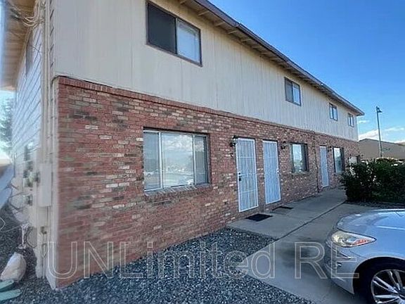3rd image of 4400 N Robert Rd APT 3
