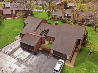 3017 Lindenwood Dr, Dearborn, MI 48120