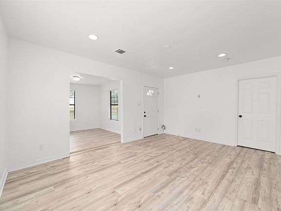 4th image of 433 Calloway St