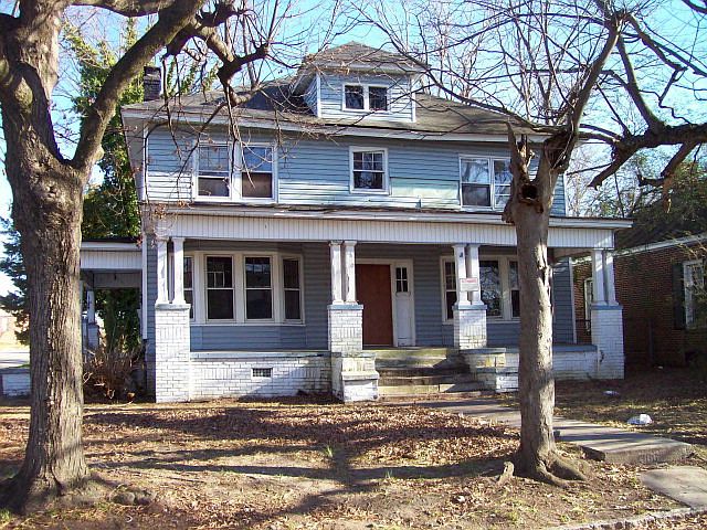 1st image of 300 S Virginia St