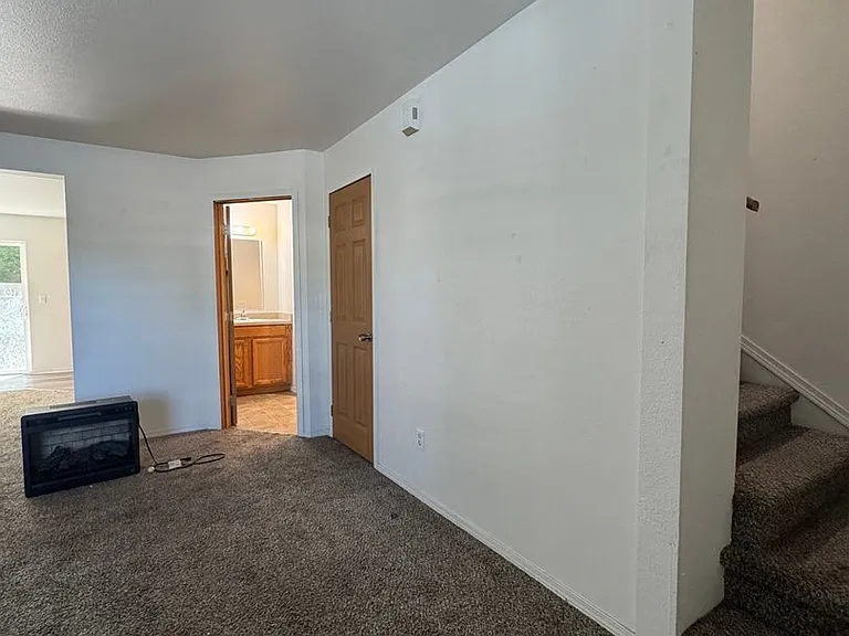 1512 Brook Ct — Photo 4