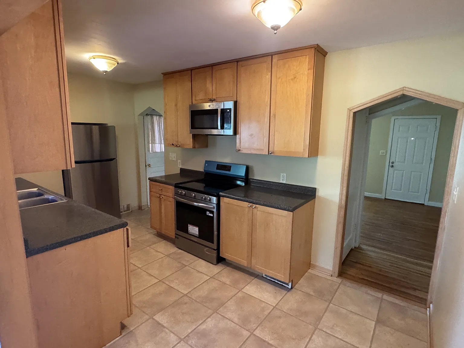 1906 Holton Street - 1 — Photo 2