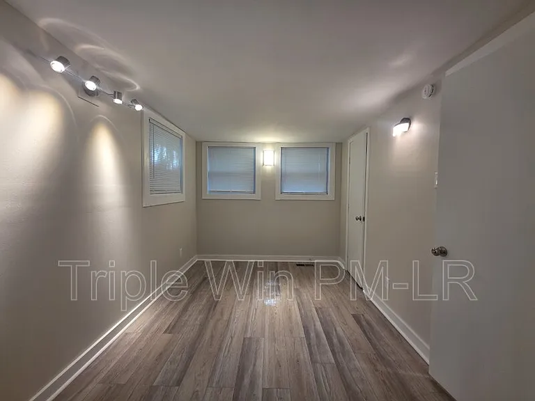 400 W 34th St — Photo 21