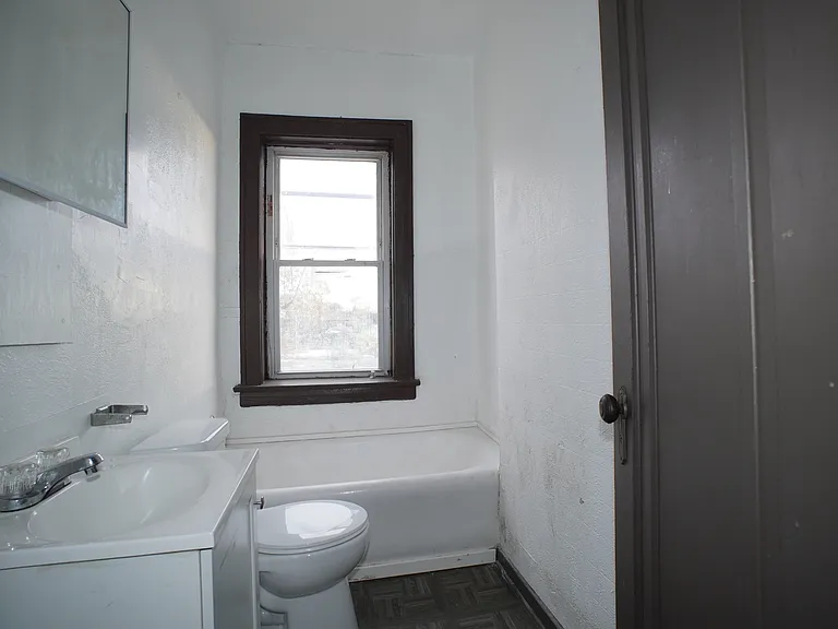 130 E 13th Ave — Photo 15