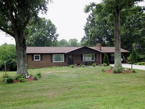 5th image of 132 Fieldstone Farm Dr