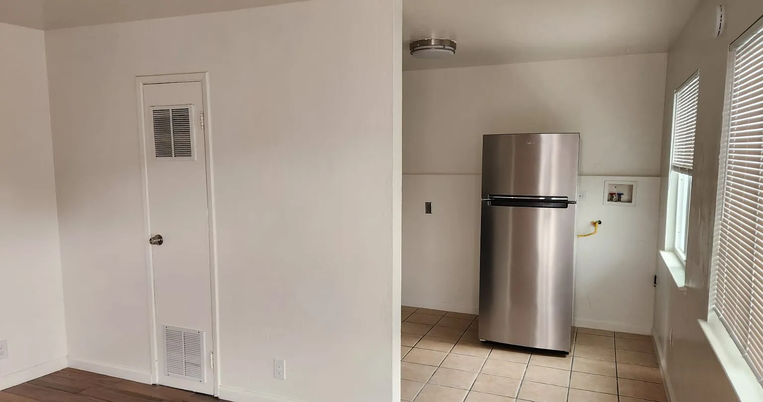 2 bed, 900 sqft, $2,790 — Photo 2
