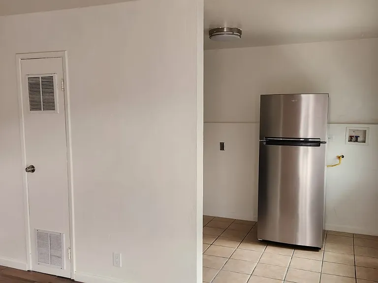 1730 Alcatraz Ave #6 — Photo 2