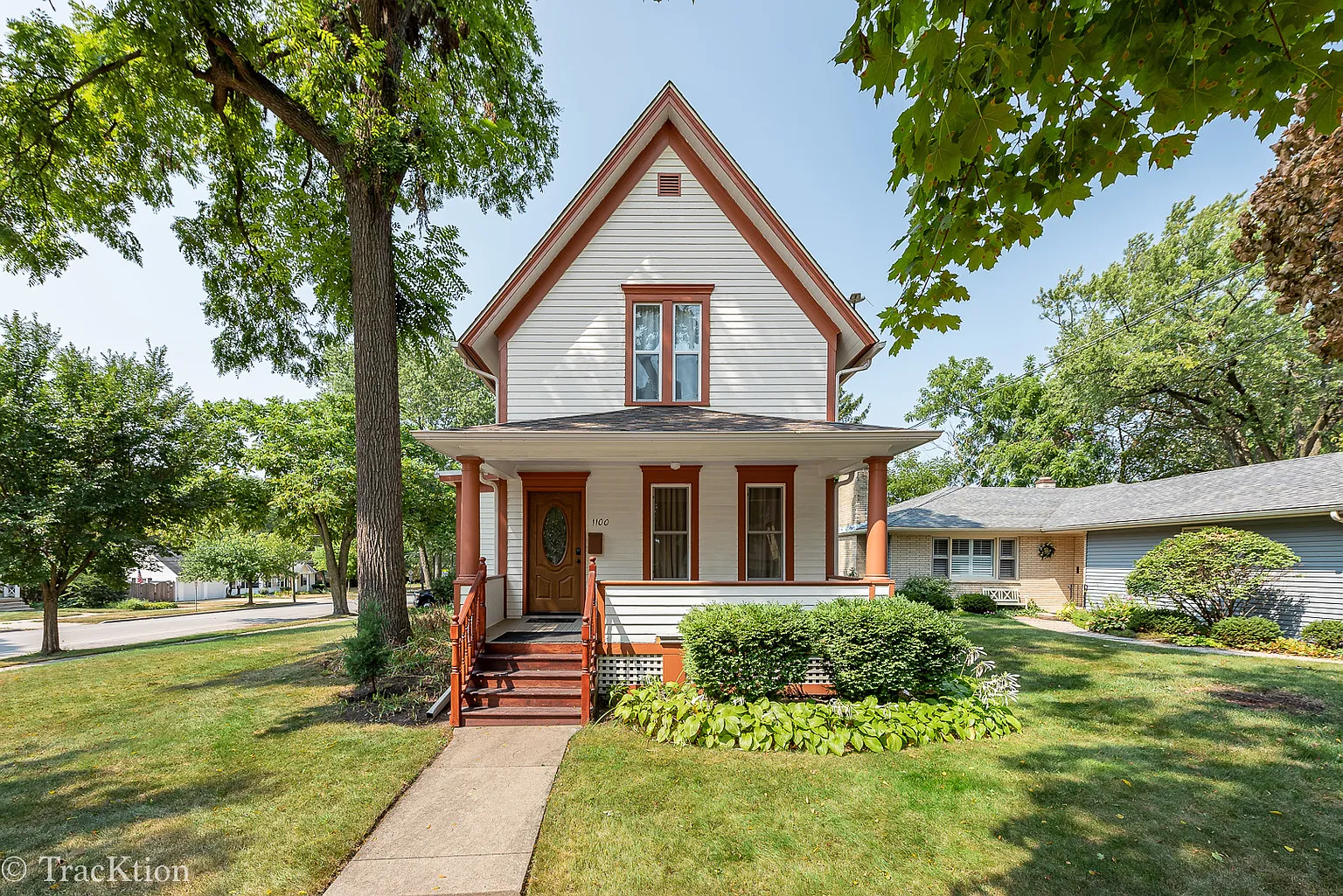 1100 Hill Ave photo 1