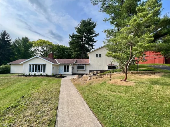 14910 Rock Creek Rd, Chardon, OH 44024