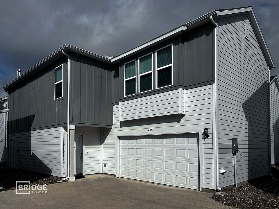 1st image of 418 Huisache St