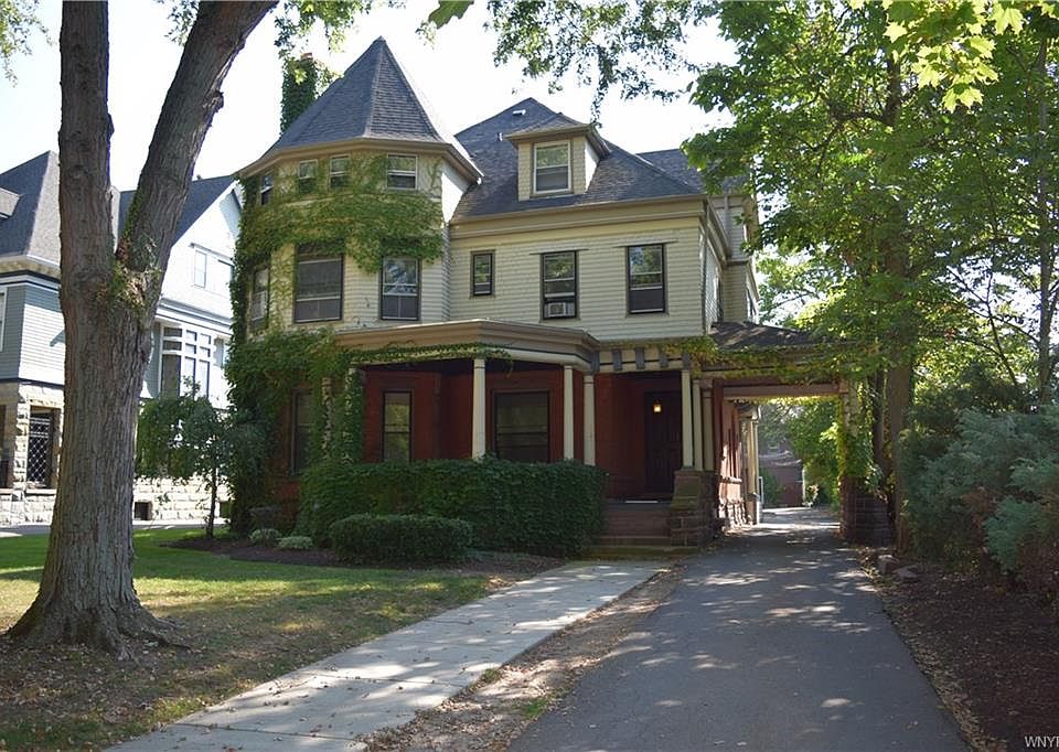 1st image of 721 W Ferry St
