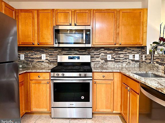 3rd image of 12000 Market St APT 472