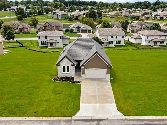 3rd image of 4012 NE Chapel Ridge Pl