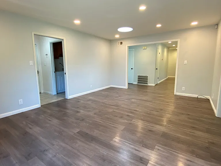 370 Colville Dr — Photo 15