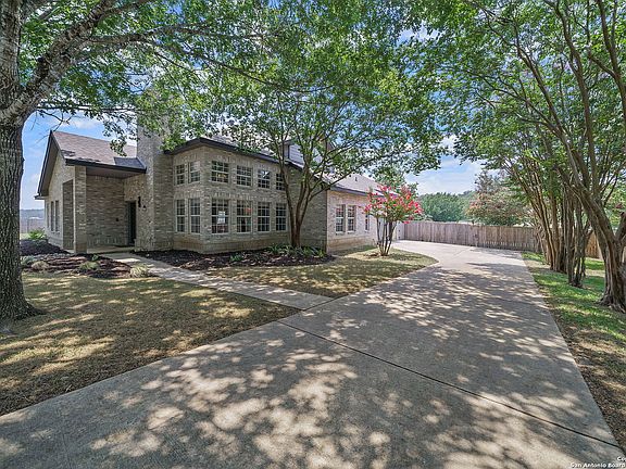 4th image of 29307 Sumpter Dr