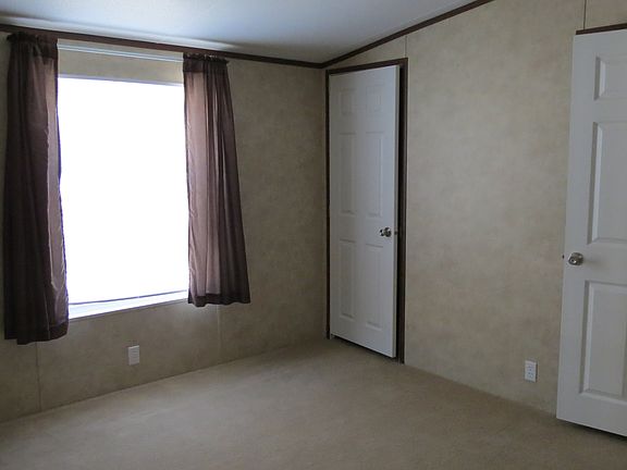 3rd image of 1511 Oak Grove Vlg